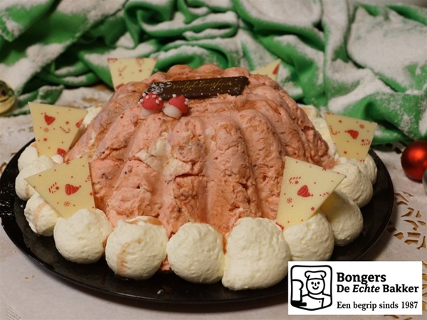 Aardbei pudding met slagroom